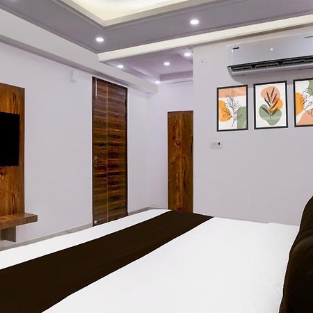 Townhouse Hotel Grand Emporio By Sbg Near Vaishali Metro Station Ghaziabad Extérieur photo