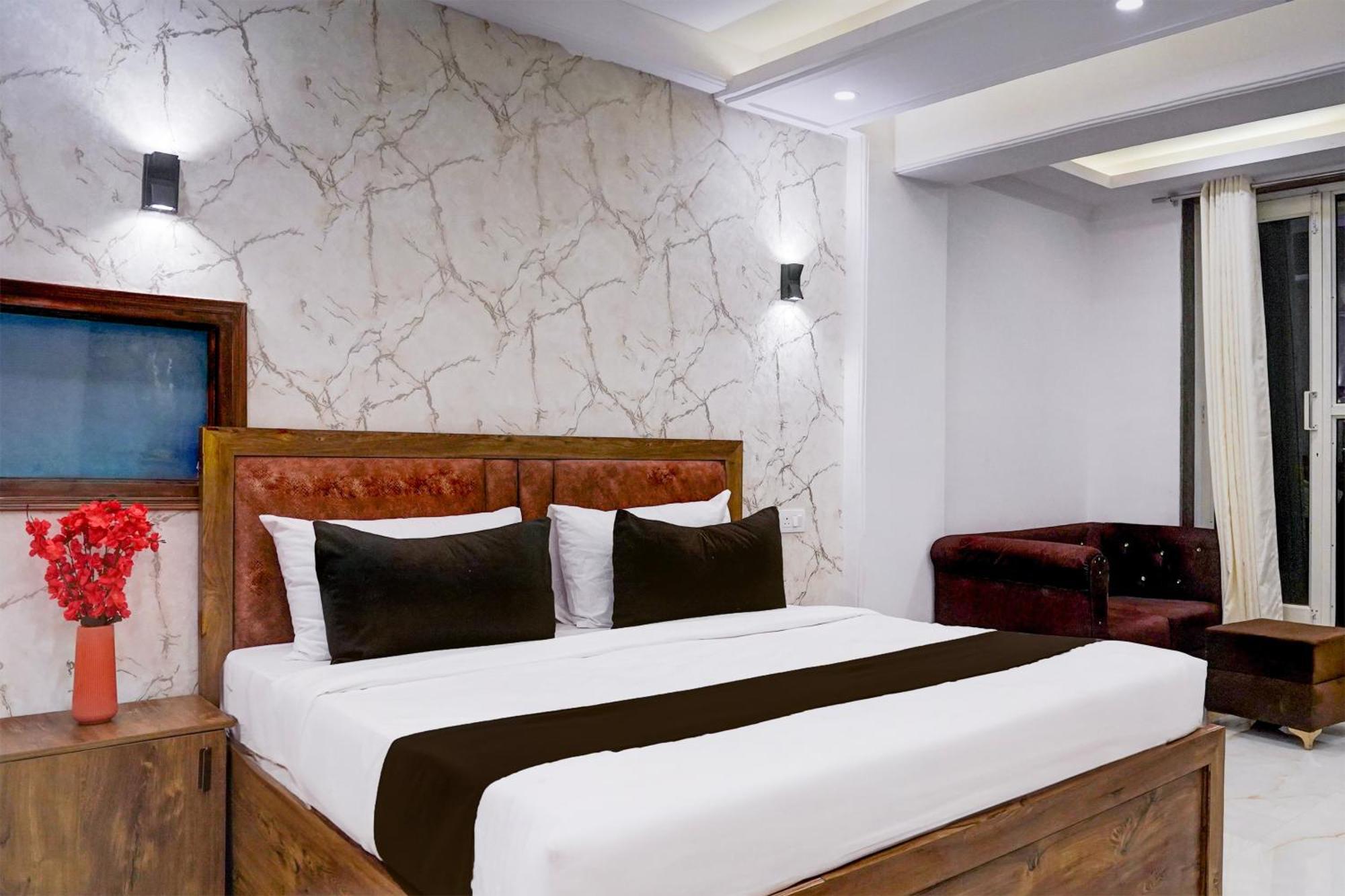 Townhouse Hotel Grand Emporio By Sbg Near Vaishali Metro Station Ghaziabad Extérieur photo
