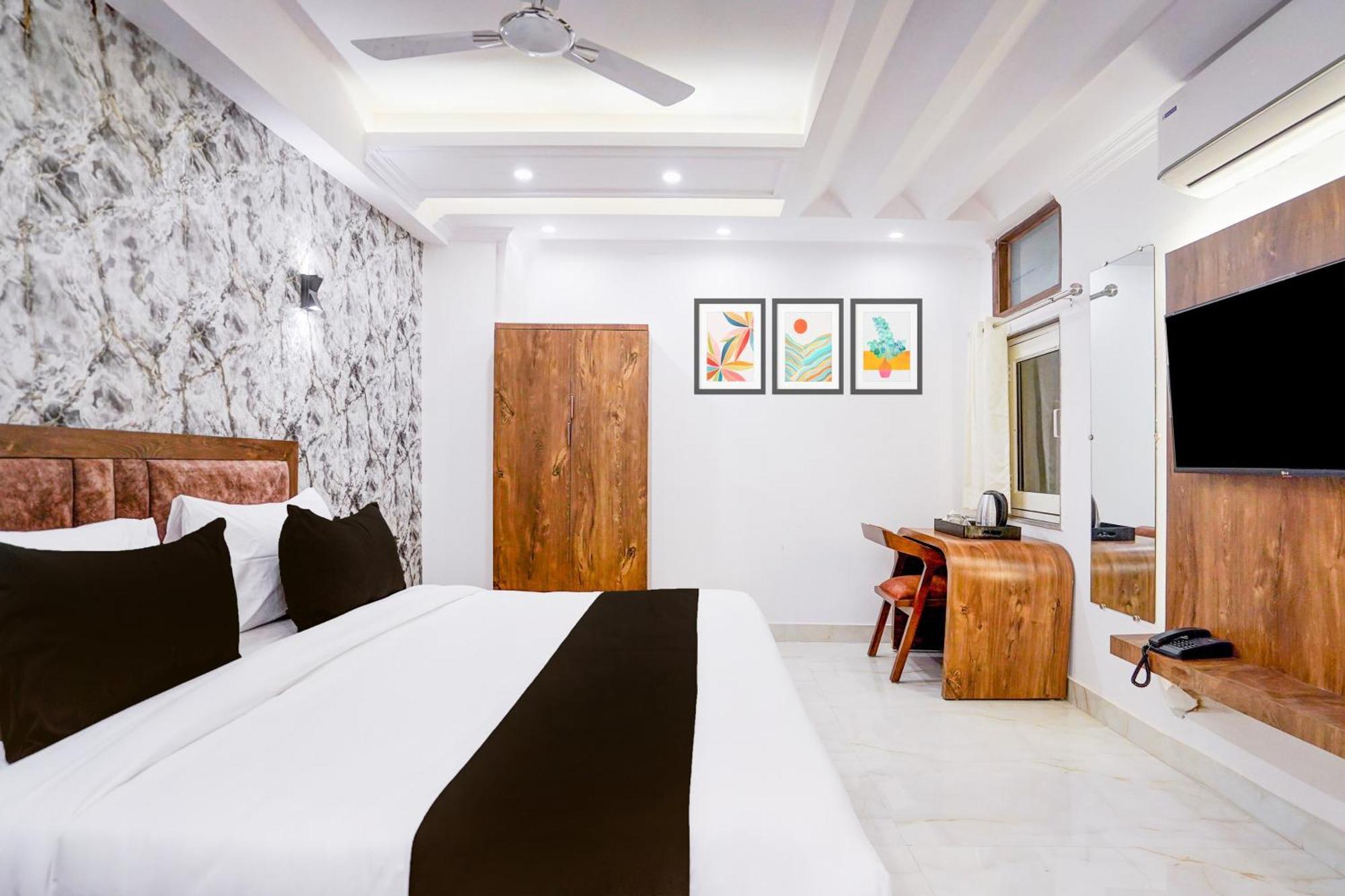 Townhouse Hotel Grand Emporio By Sbg Near Vaishali Metro Station Ghaziabad Extérieur photo