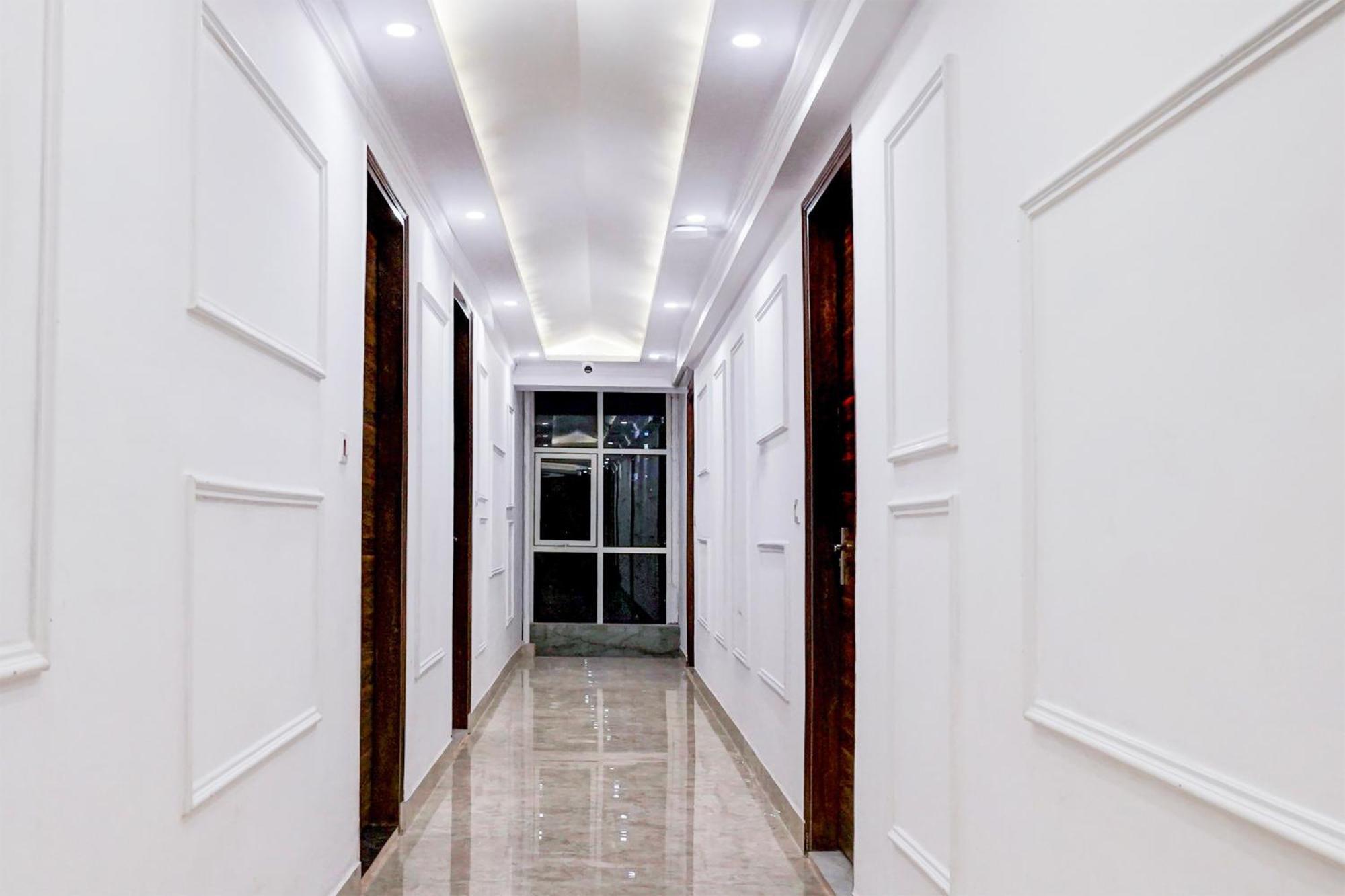 Townhouse Hotel Grand Emporio By Sbg Near Vaishali Metro Station Ghaziabad Extérieur photo