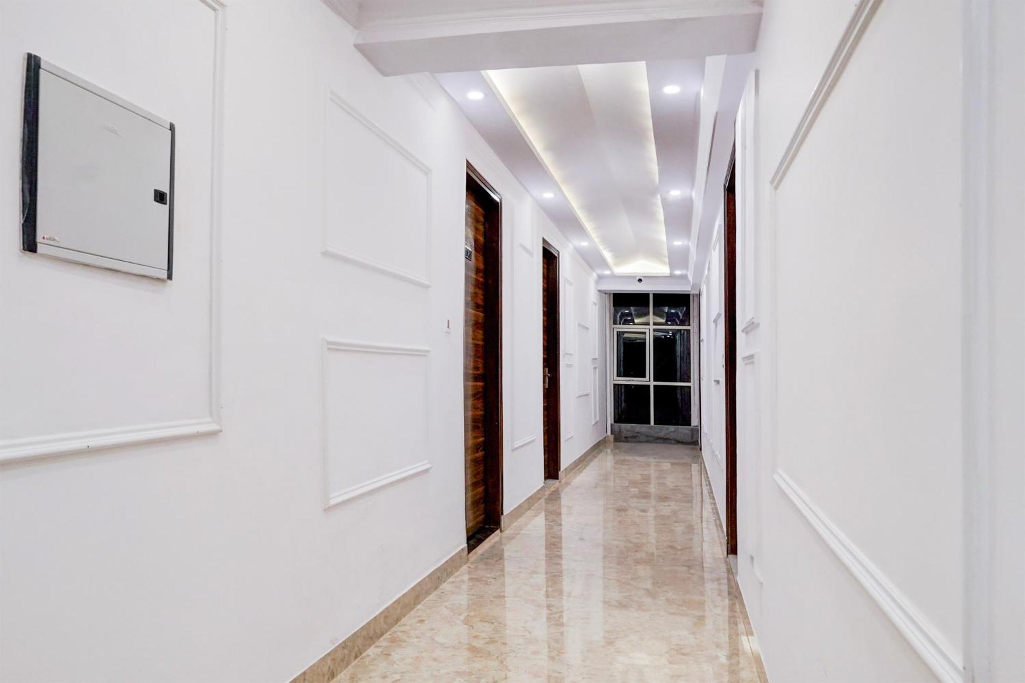 Townhouse Hotel Grand Emporio By Sbg Near Vaishali Metro Station Ghaziabad Extérieur photo